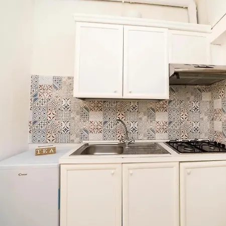 Dimora Via Celso Πανσιόν 3*