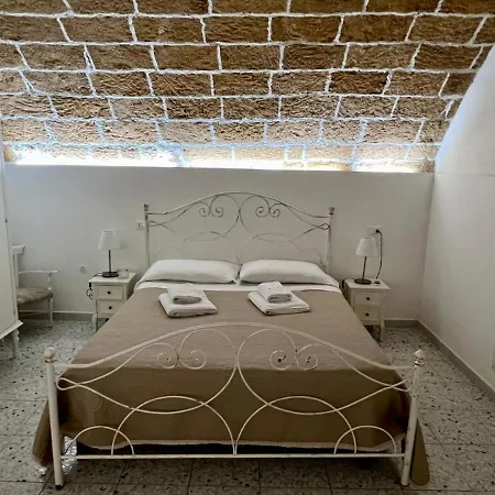 Dimora Via Celso Πανσιόν Gallipoli